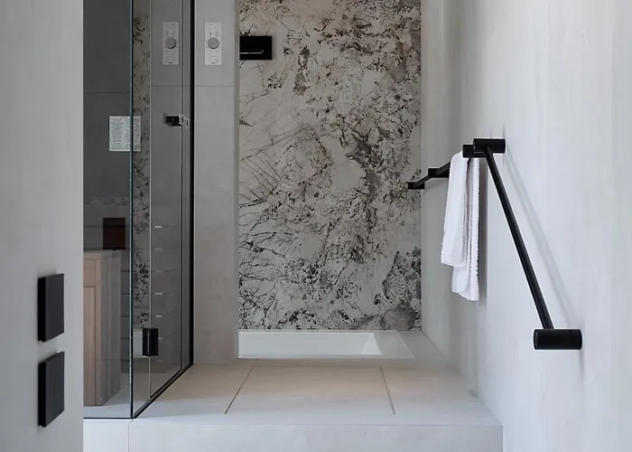 Nocleg ze śniadaniem San Tommaso & *